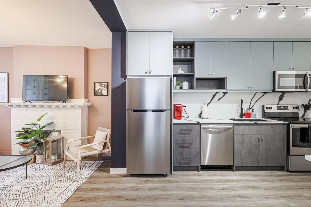Downtown Oasis-2br-spa Bath-pet Friendly, Free Parking Toronto