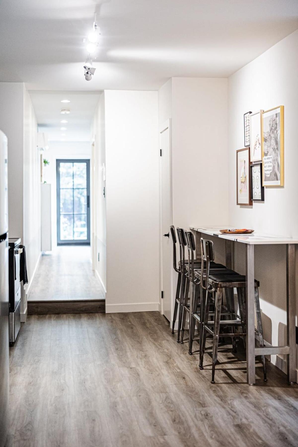 Downtown Oasis-2br-spa Bath-pet Friendly, Free Parking * Toronto