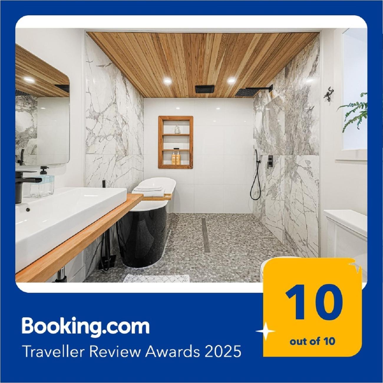 Apartment Downtown Oasis-2br-spa Bath-pet Friendly, Free Parking Toronto